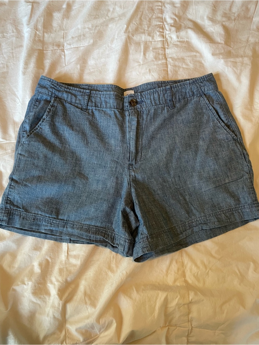 GAP Women's 5” Short  Chambray Shorts in Blue Size 12 - Picture 3 of 5